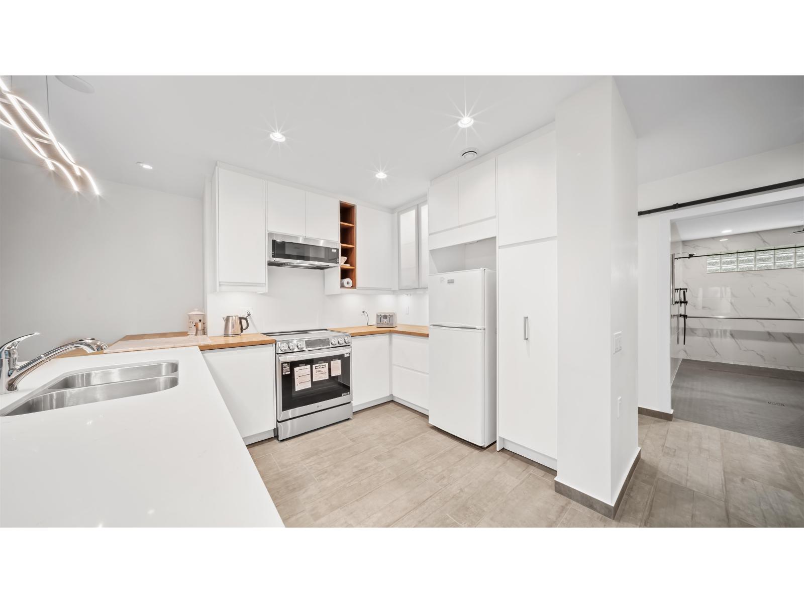 2250 SENTINEL DRIVE, Abbotsford