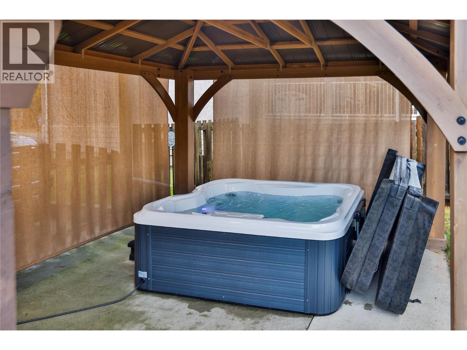 1976 Maddocks Road, Revelstoke