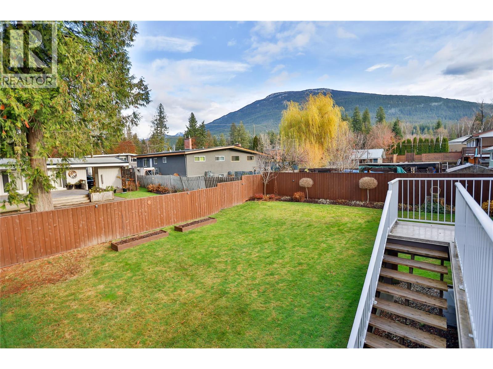 1976 Maddocks Road, Revelstoke