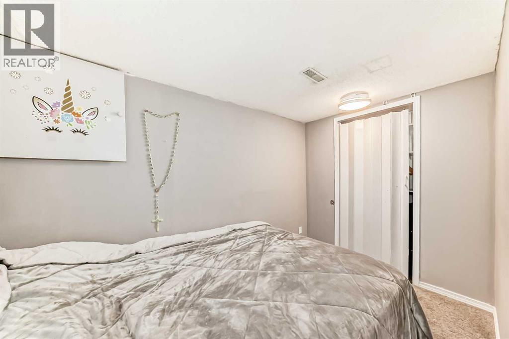 Single Family House for Sale in   HUBALTA Road SE Dover Calgary 