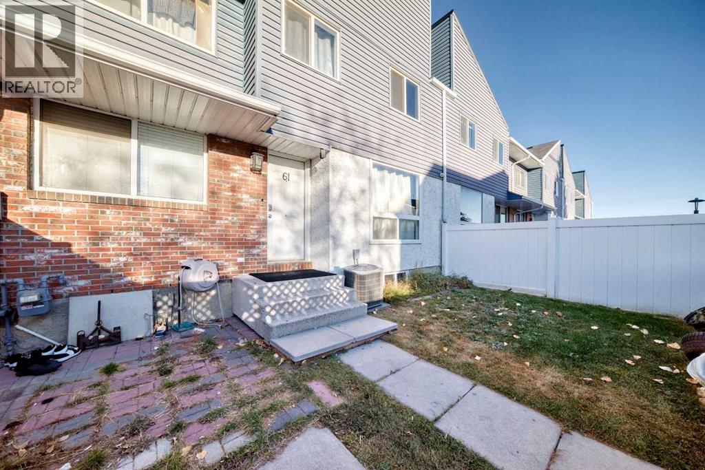 Single Family House for Sale in   HUBALTA Road SE Dover Calgary 