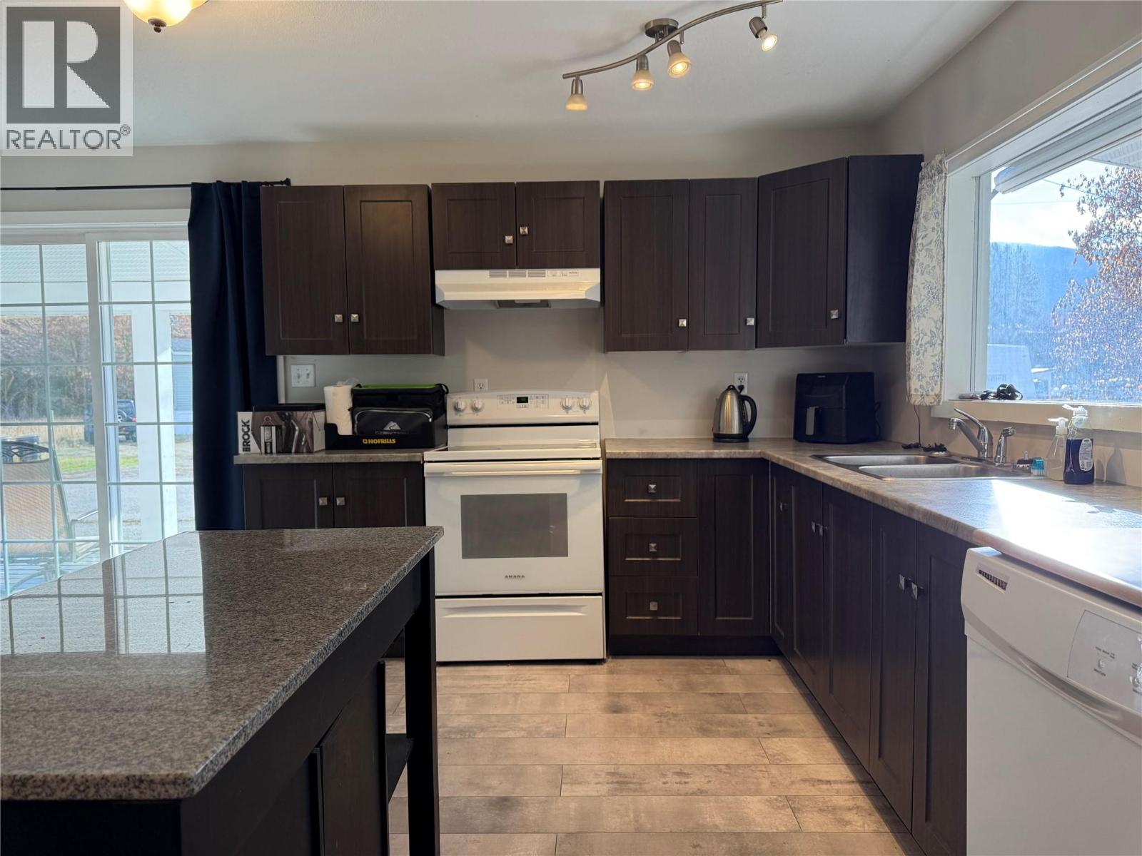 6408 5TH Street, Grand Forks