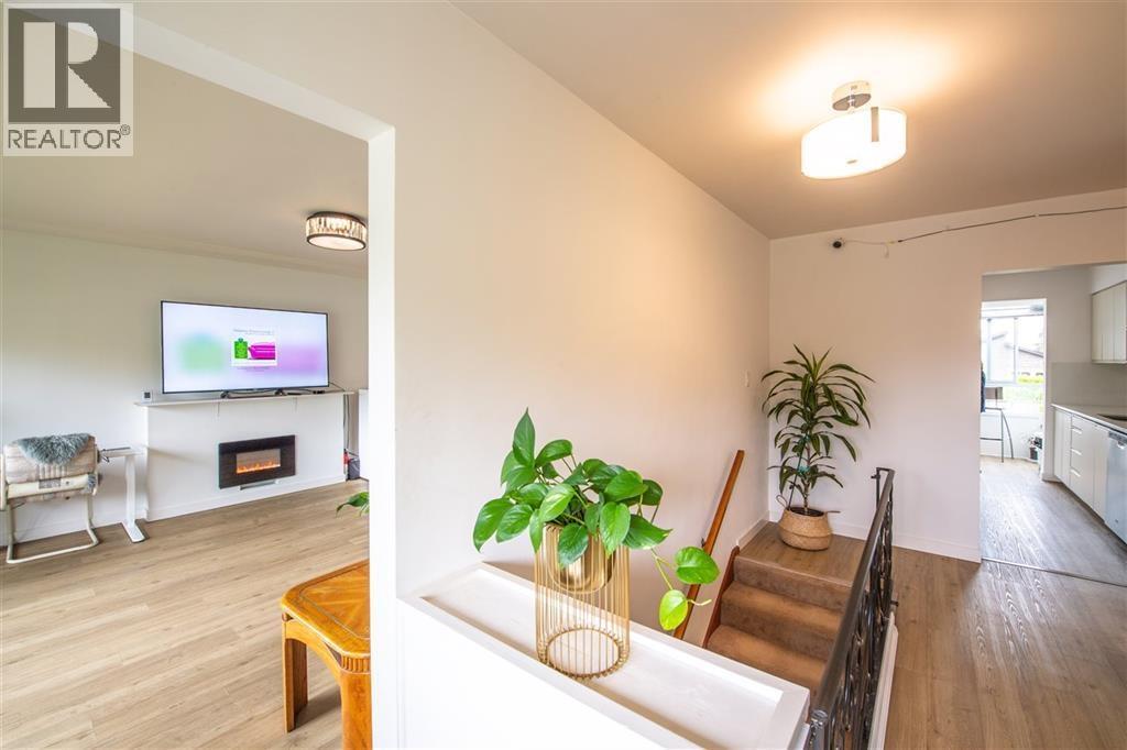 5662 BOOTH AVENUE, Burnaby