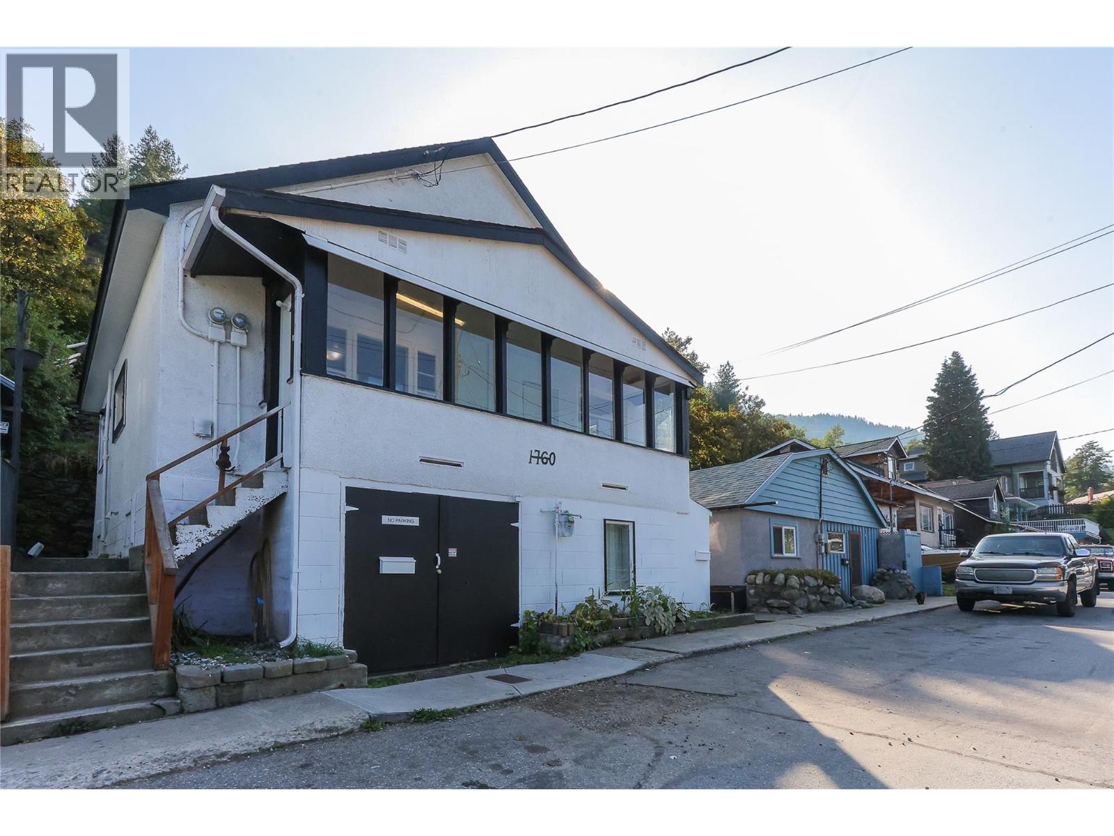 1760 Daniel Street, Trail