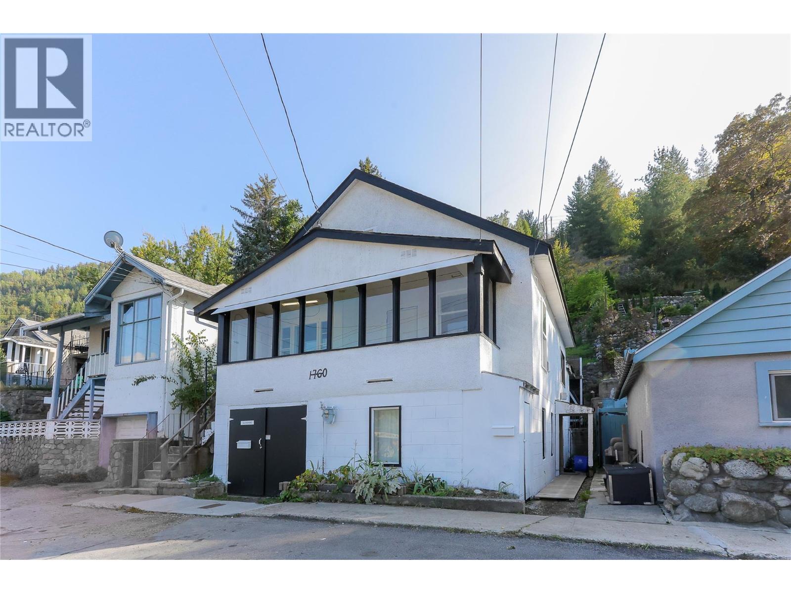 1760 Daniel Street, Trail