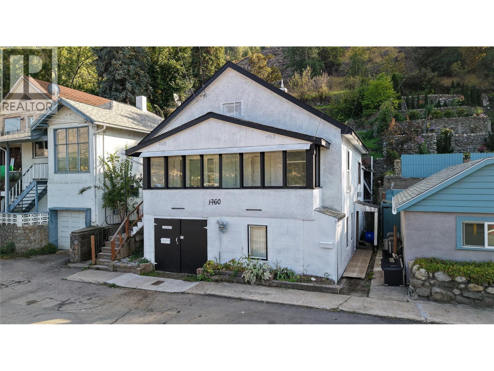 1760 Daniel Street, Trail