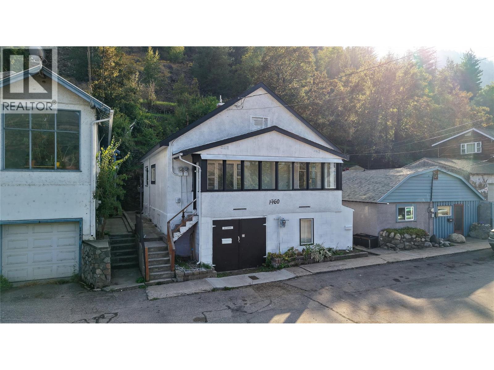 1760 Daniel Street, Trail