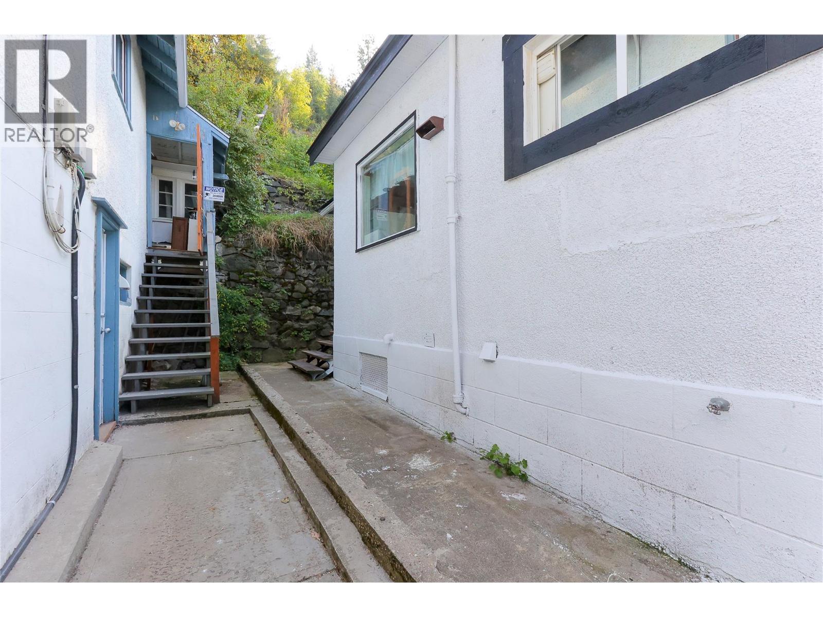 1760 Daniel Street, Trail