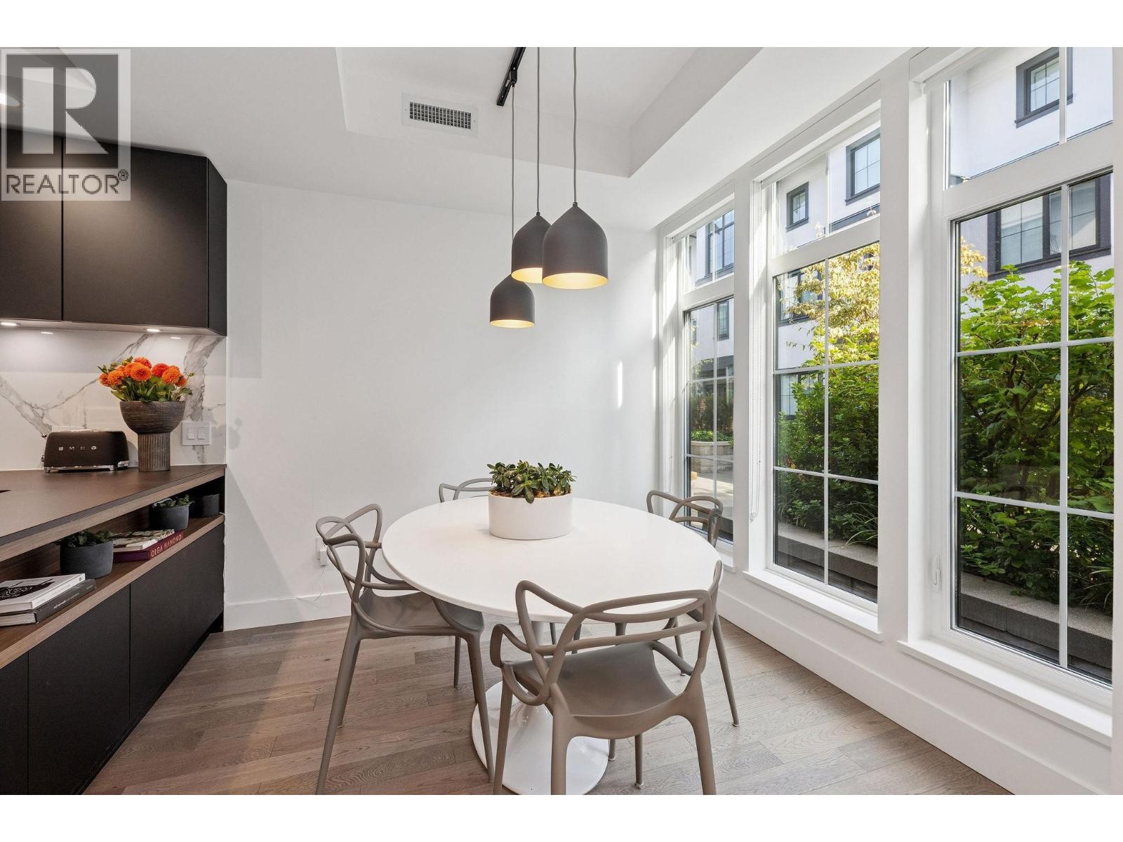 134 2070 CURLING ROAD, North Vancouver