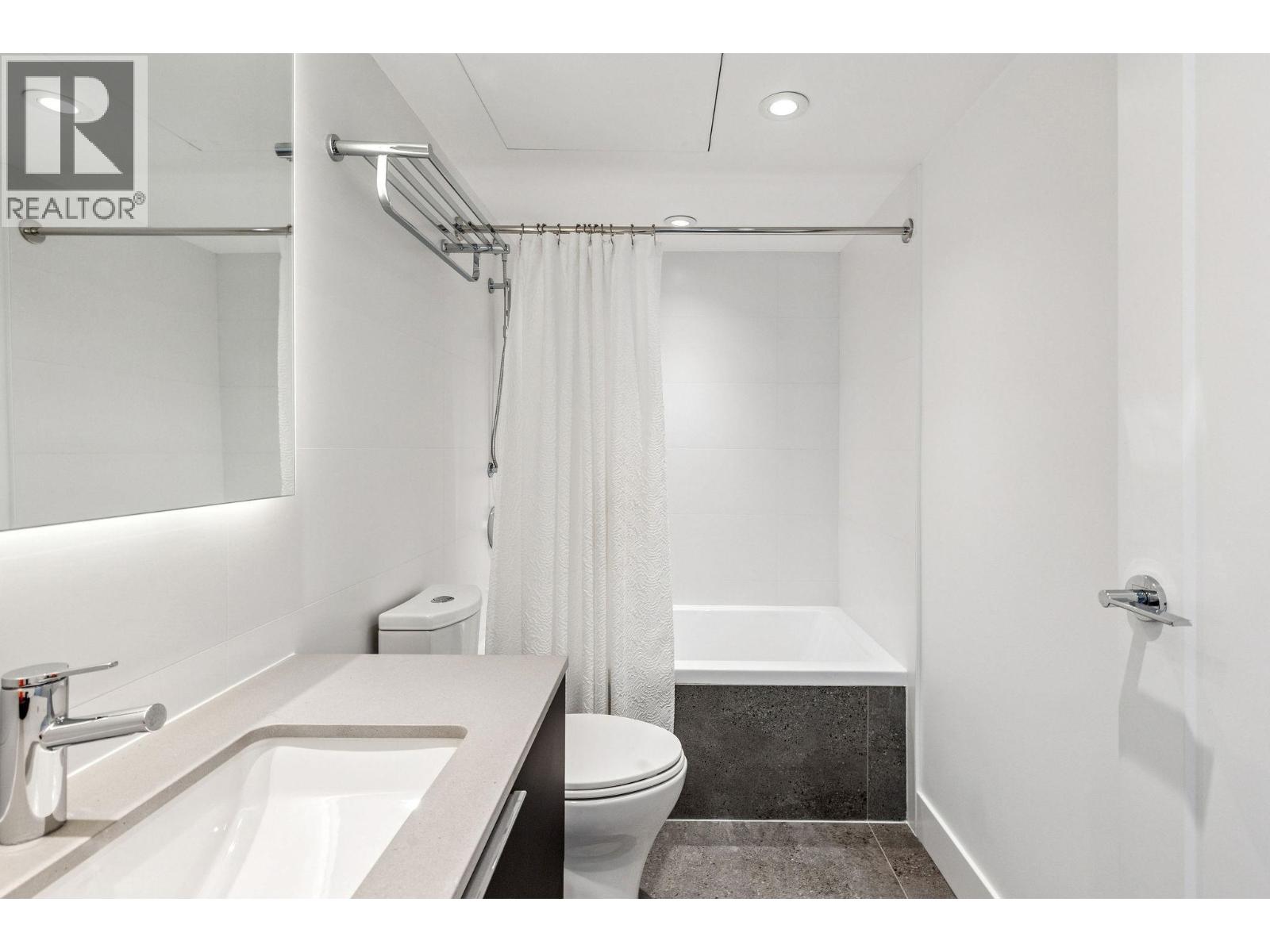 134 2070 CURLING ROAD, North Vancouver