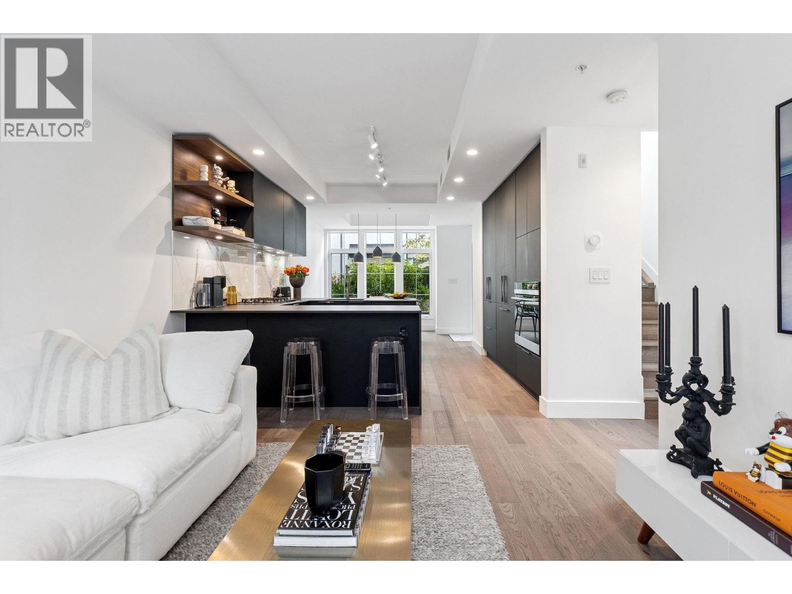 134 2070 CURLING ROAD, North Vancouver