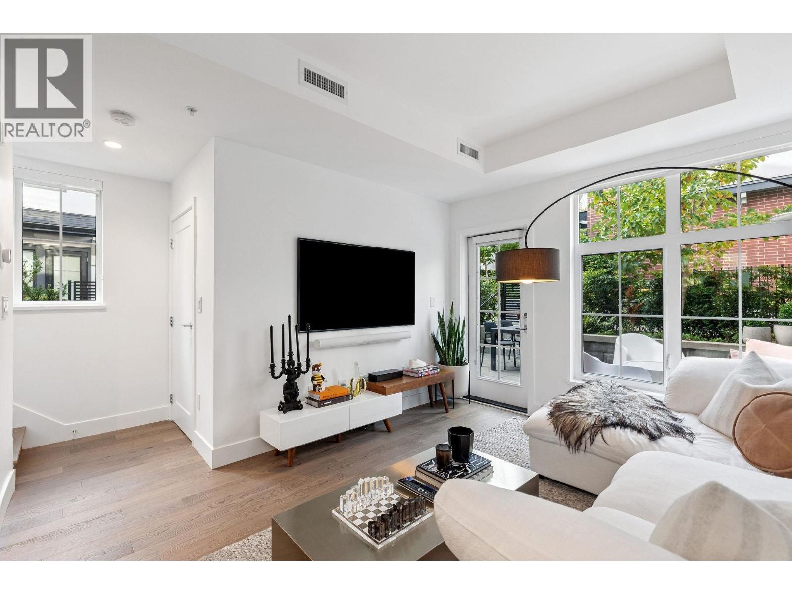 134 2070 CURLING ROAD, North Vancouver