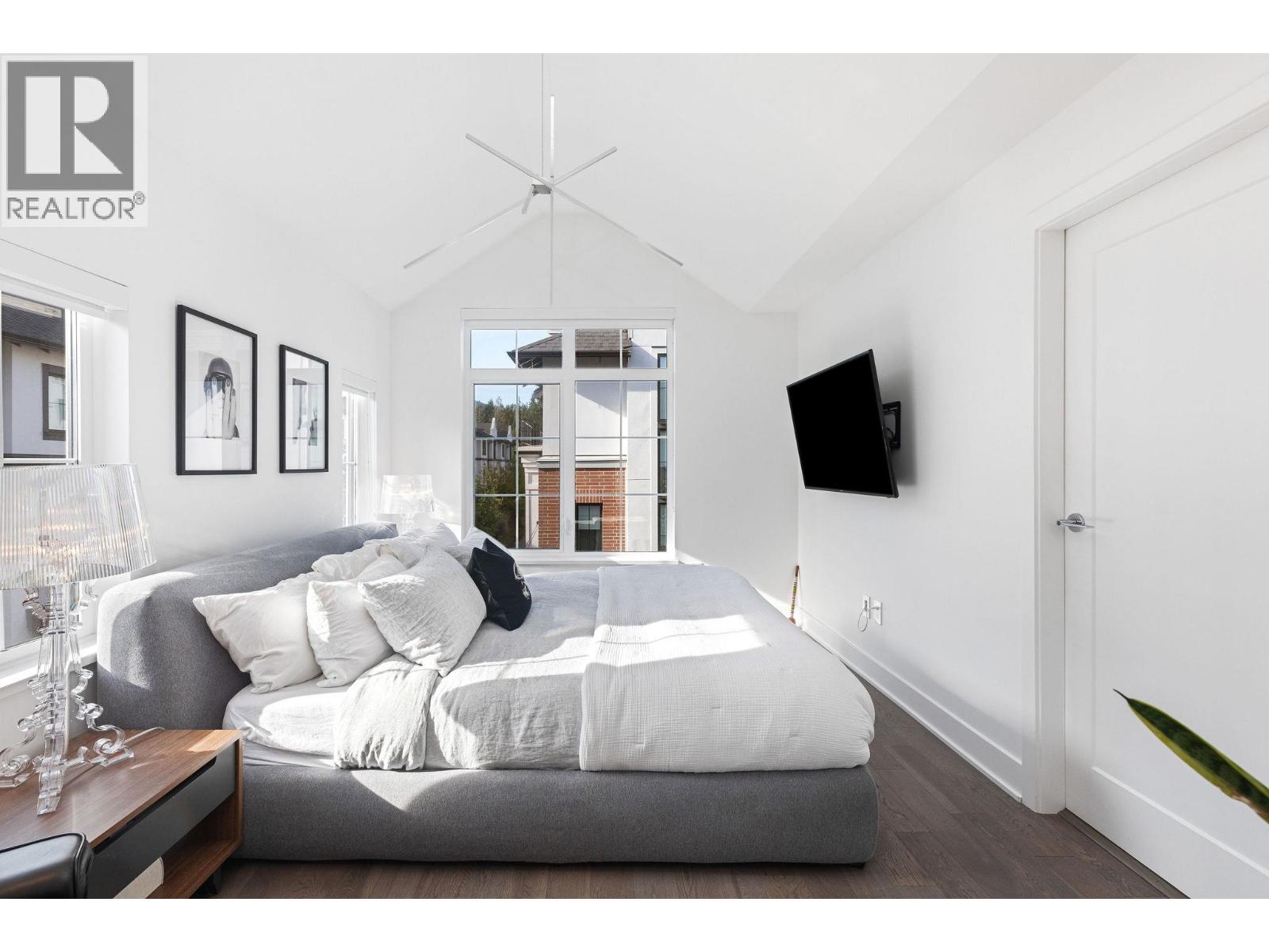 134 2070 CURLING ROAD, North Vancouver