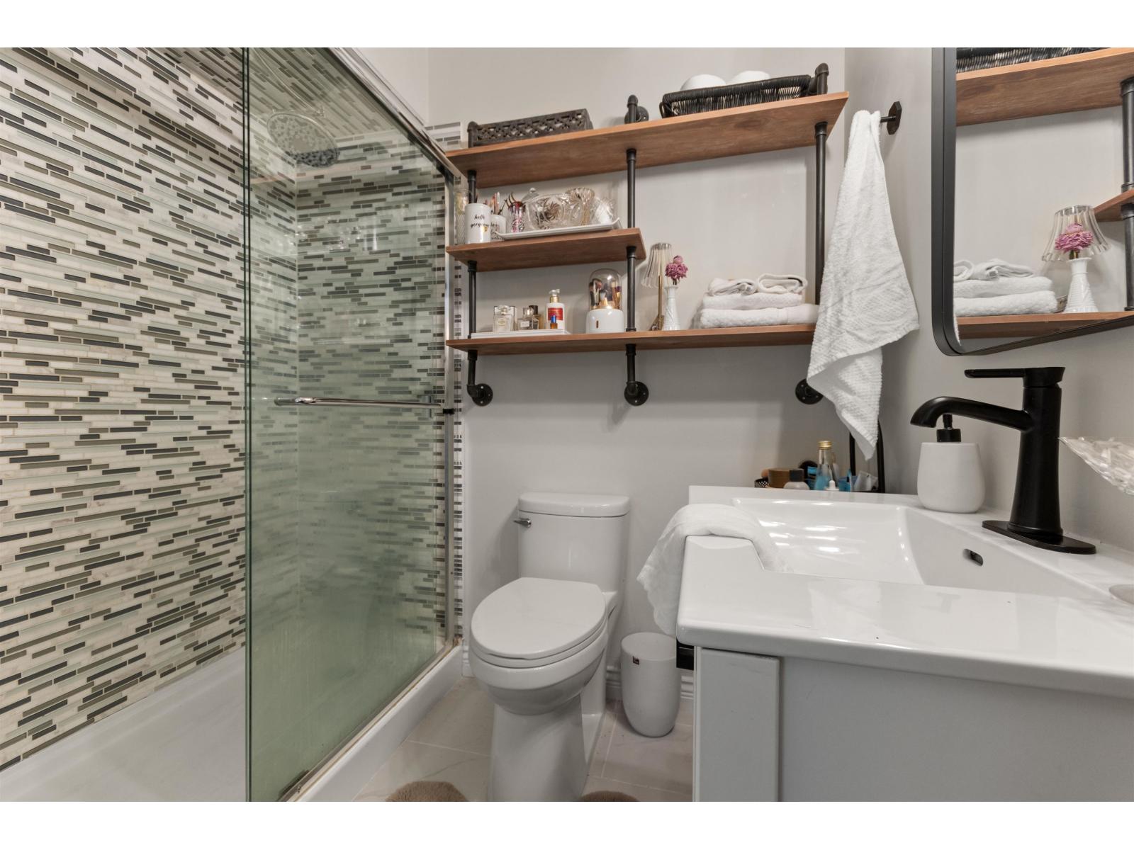 19826 48A AVENUE, Langley