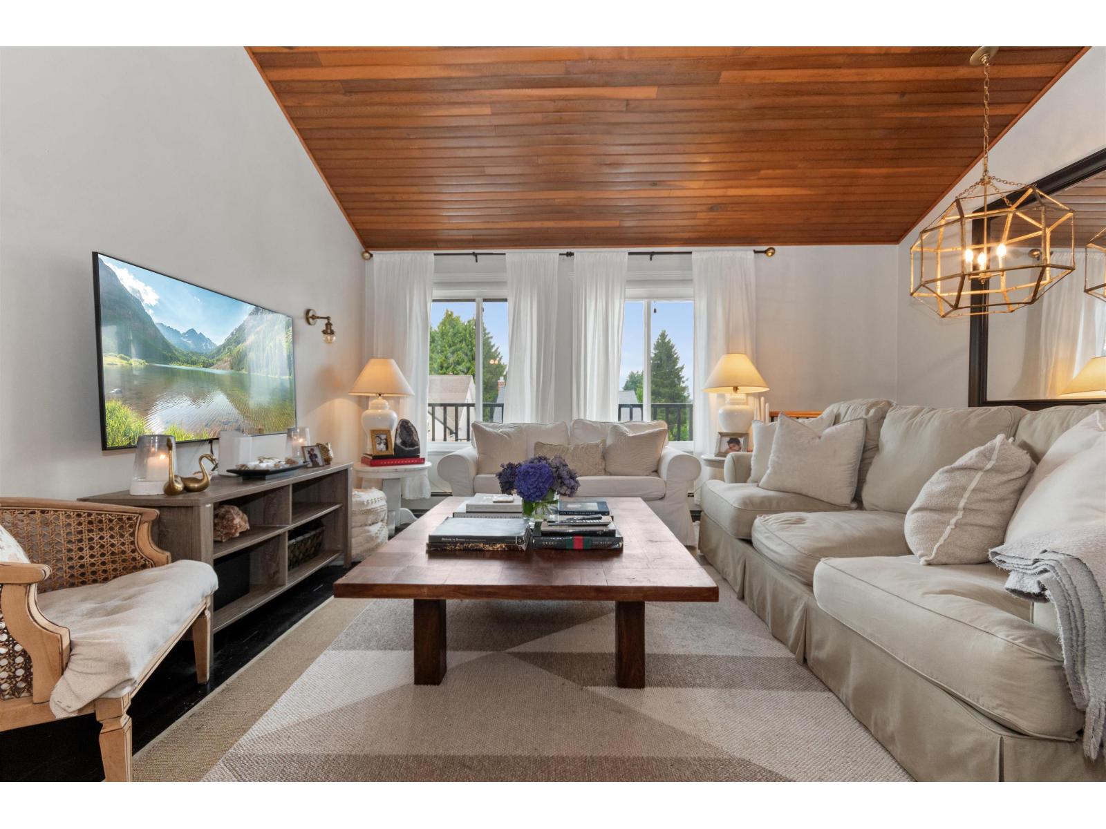 19826 48A AVENUE, Langley