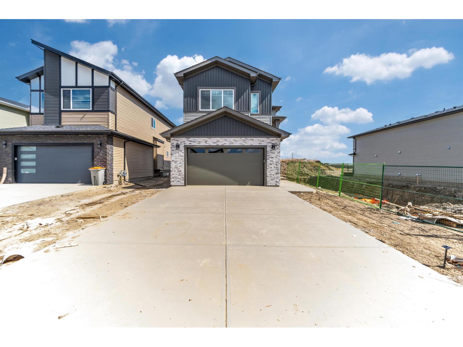 451 crystal creek LI, Leduc