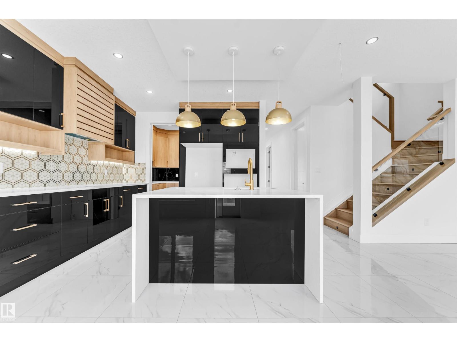 451 crystal creek LI, Leduc