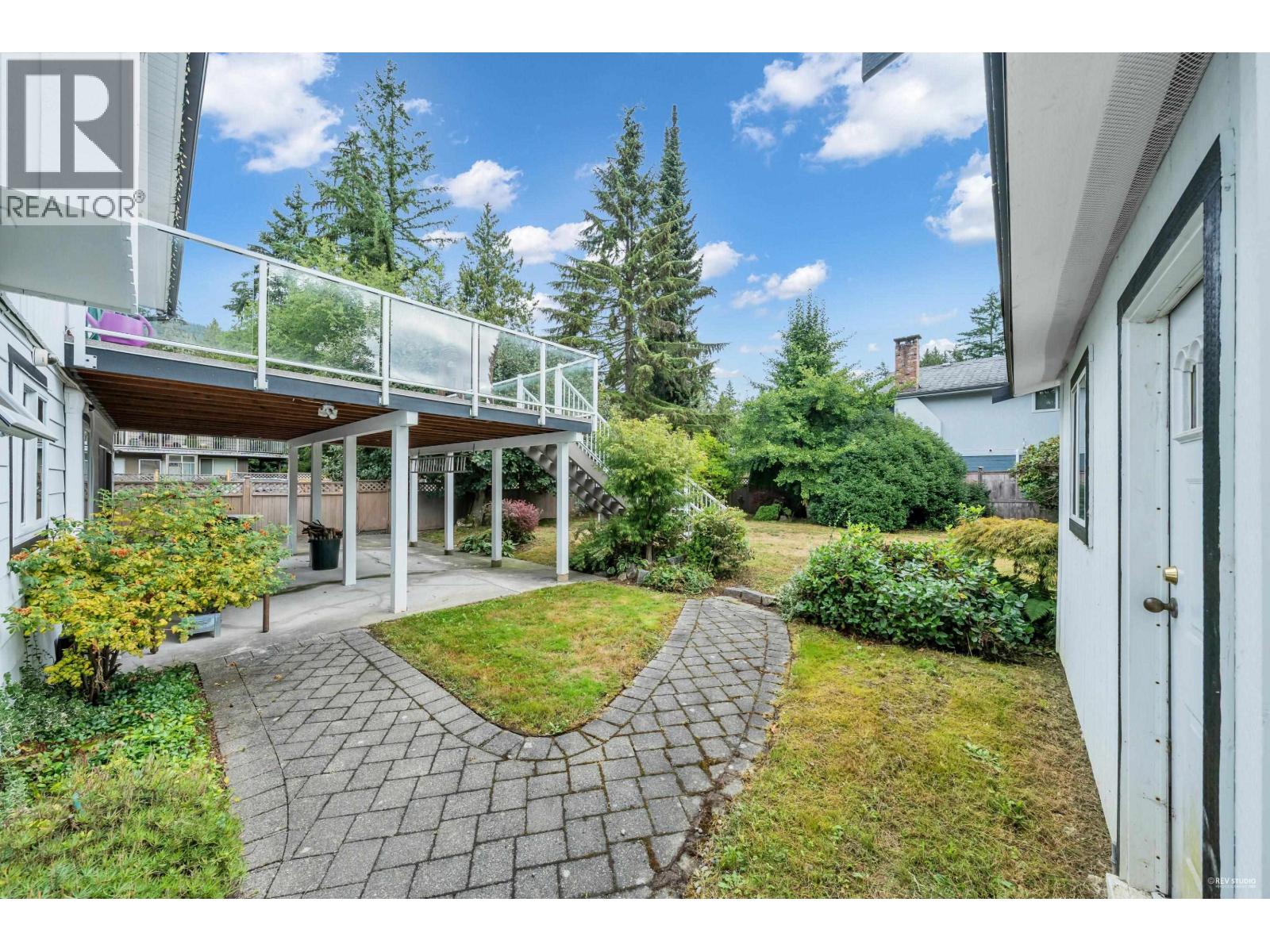 3566 REGENT AVENUE, North Vancouver