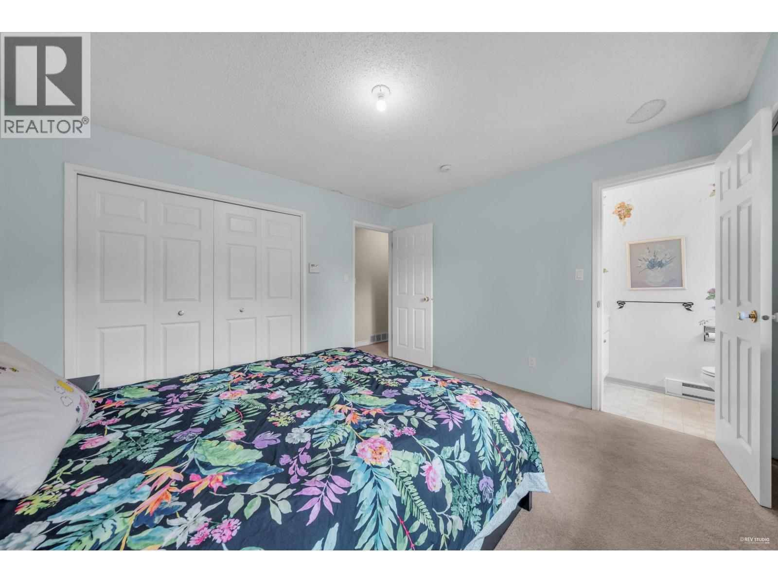 3566 REGENT AVENUE, North Vancouver