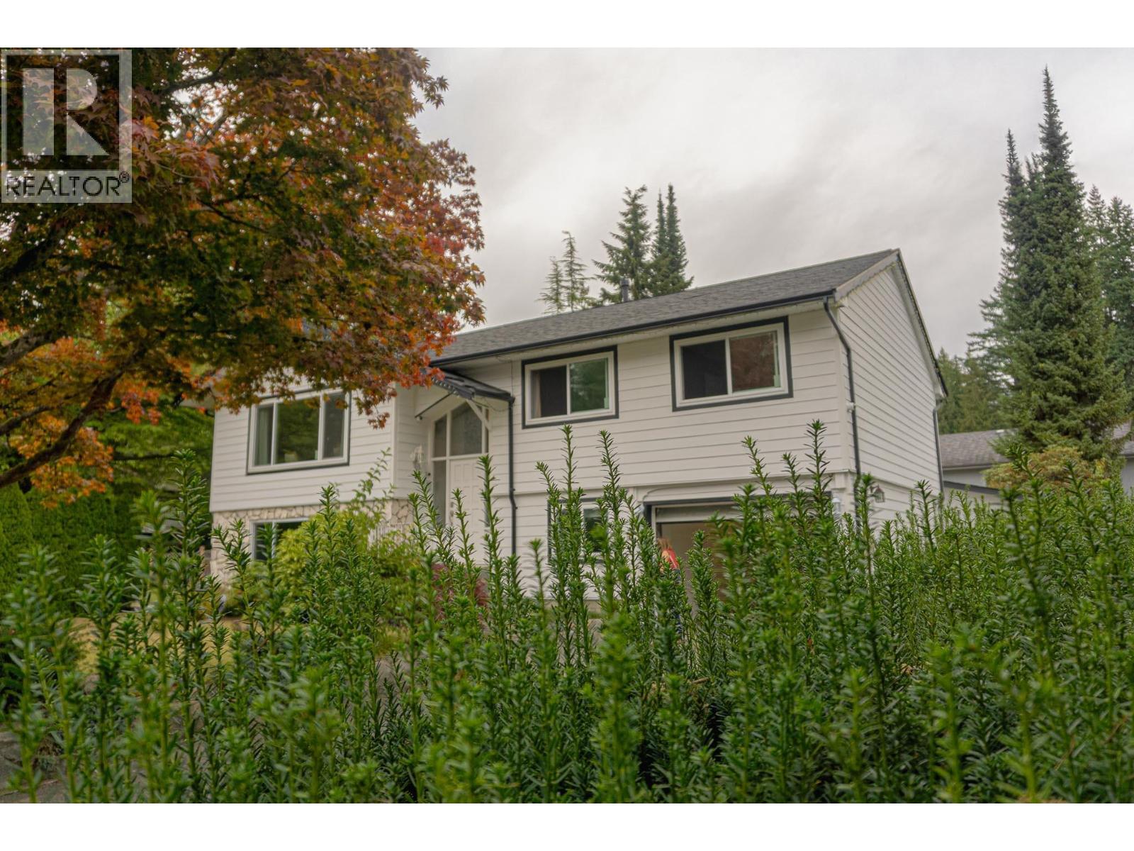 3566 REGENT AVENUE, North Vancouver