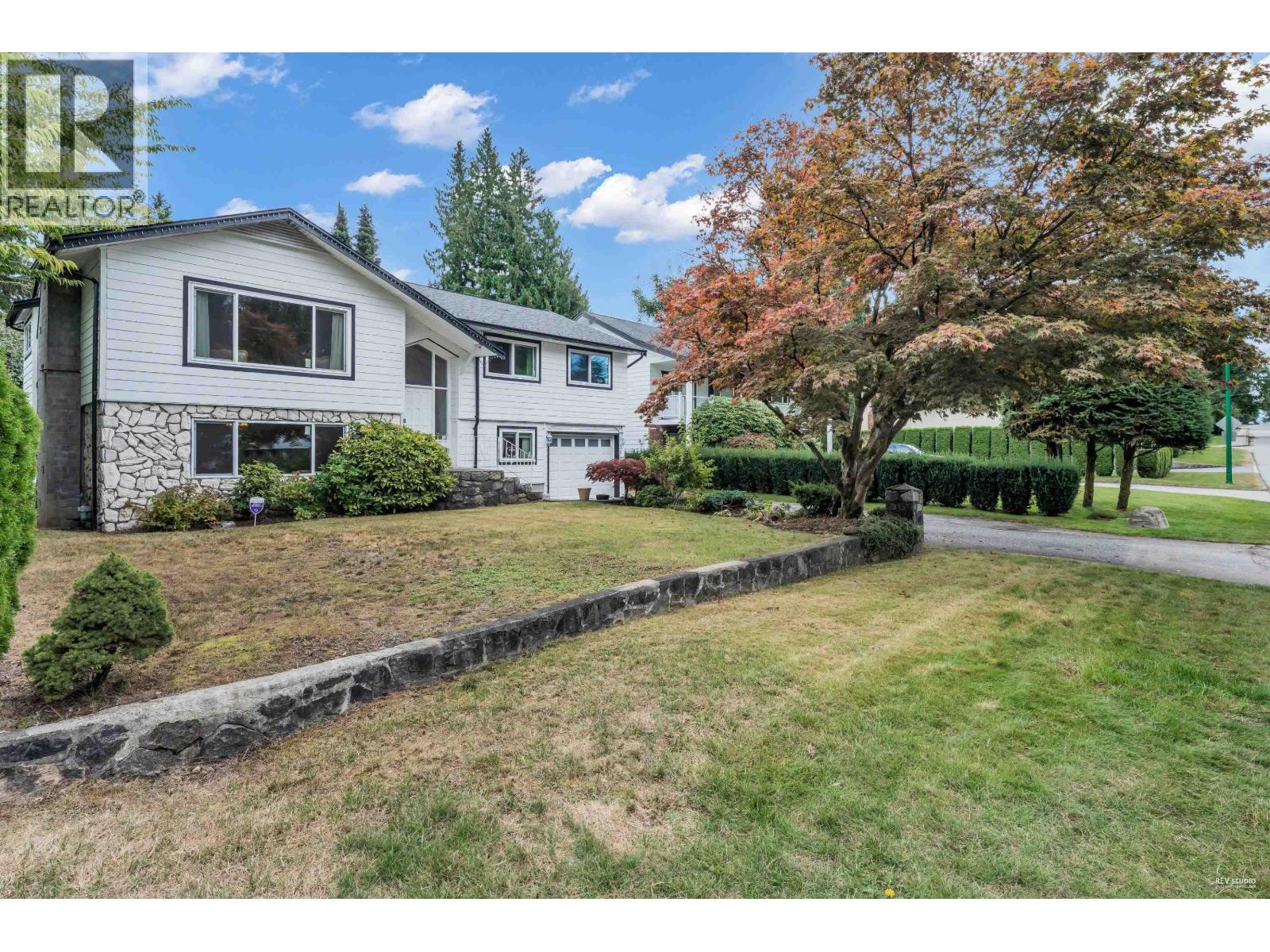 3566 REGENT AVENUE, North Vancouver