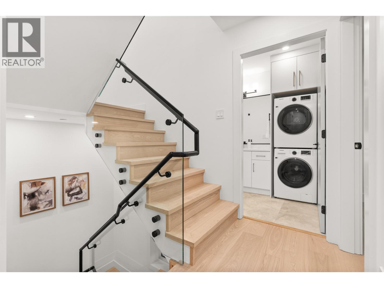 2 1822 E 14TH AVENUE, Vancouver