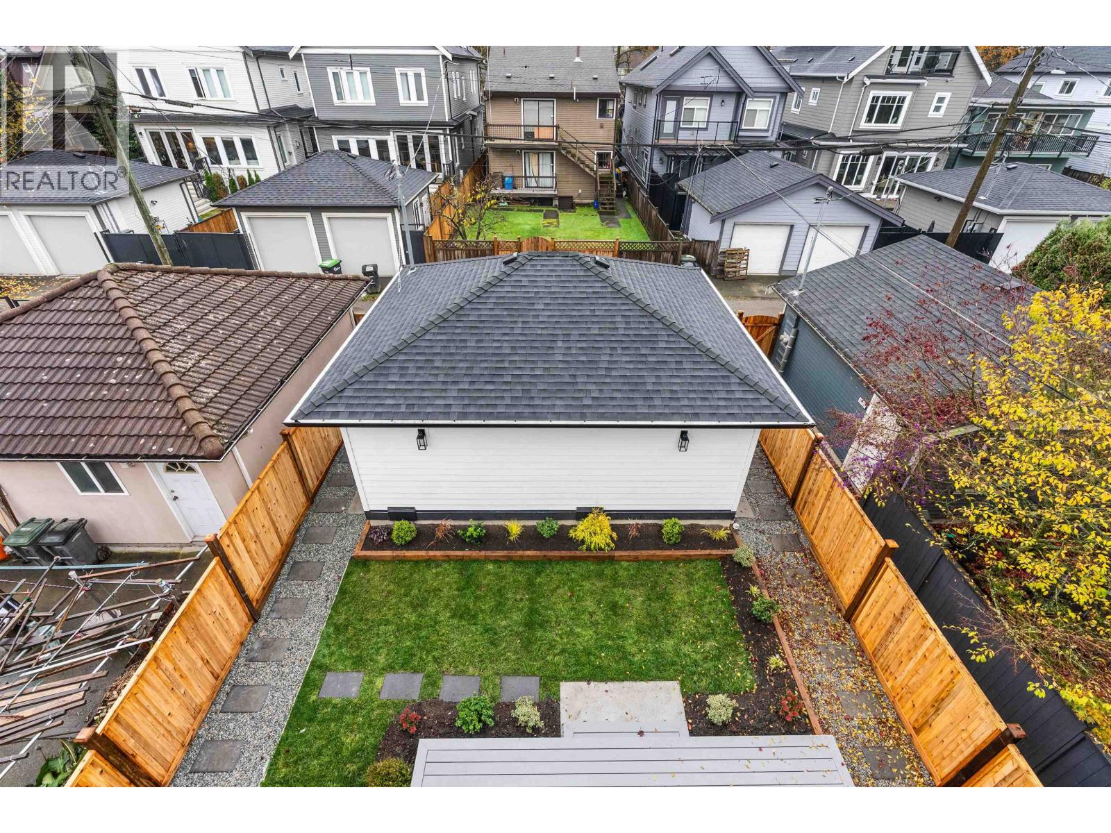 2 1822 E 14TH AVENUE, Vancouver