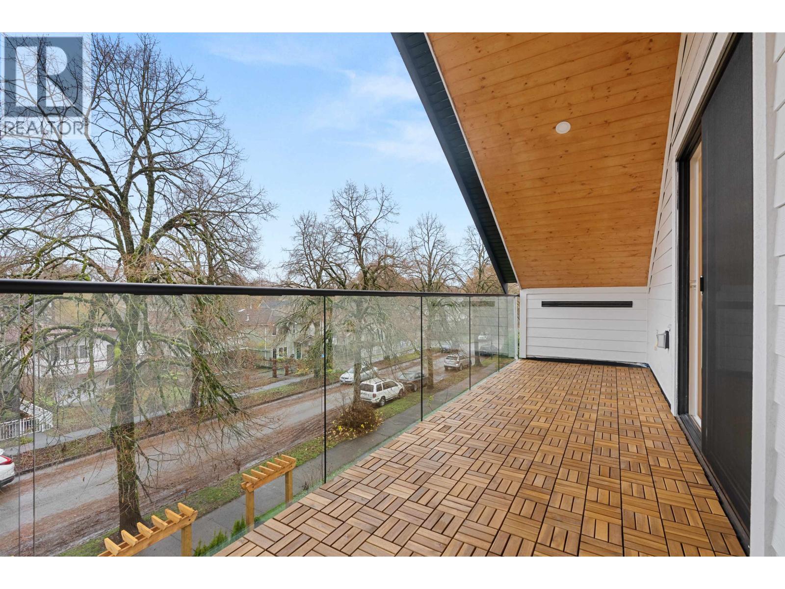 1 1822 E 14TH AVENUE, Vancouver