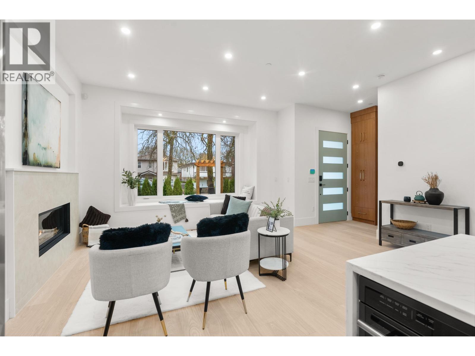 1 1822 E 14TH AVENUE, Vancouver