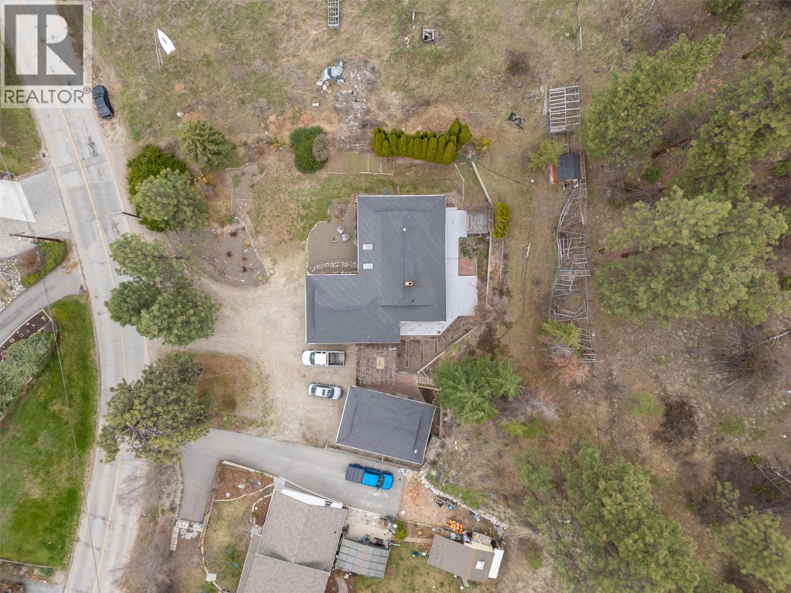 8015 Victoria Road S, Summerland