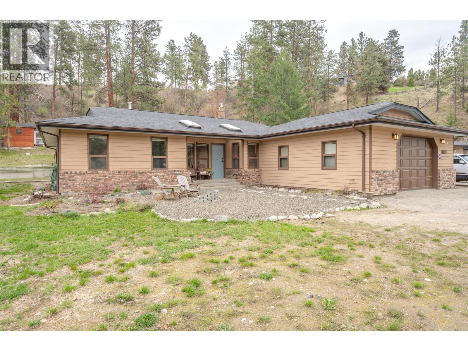 8015 Victoria Road S, Summerland