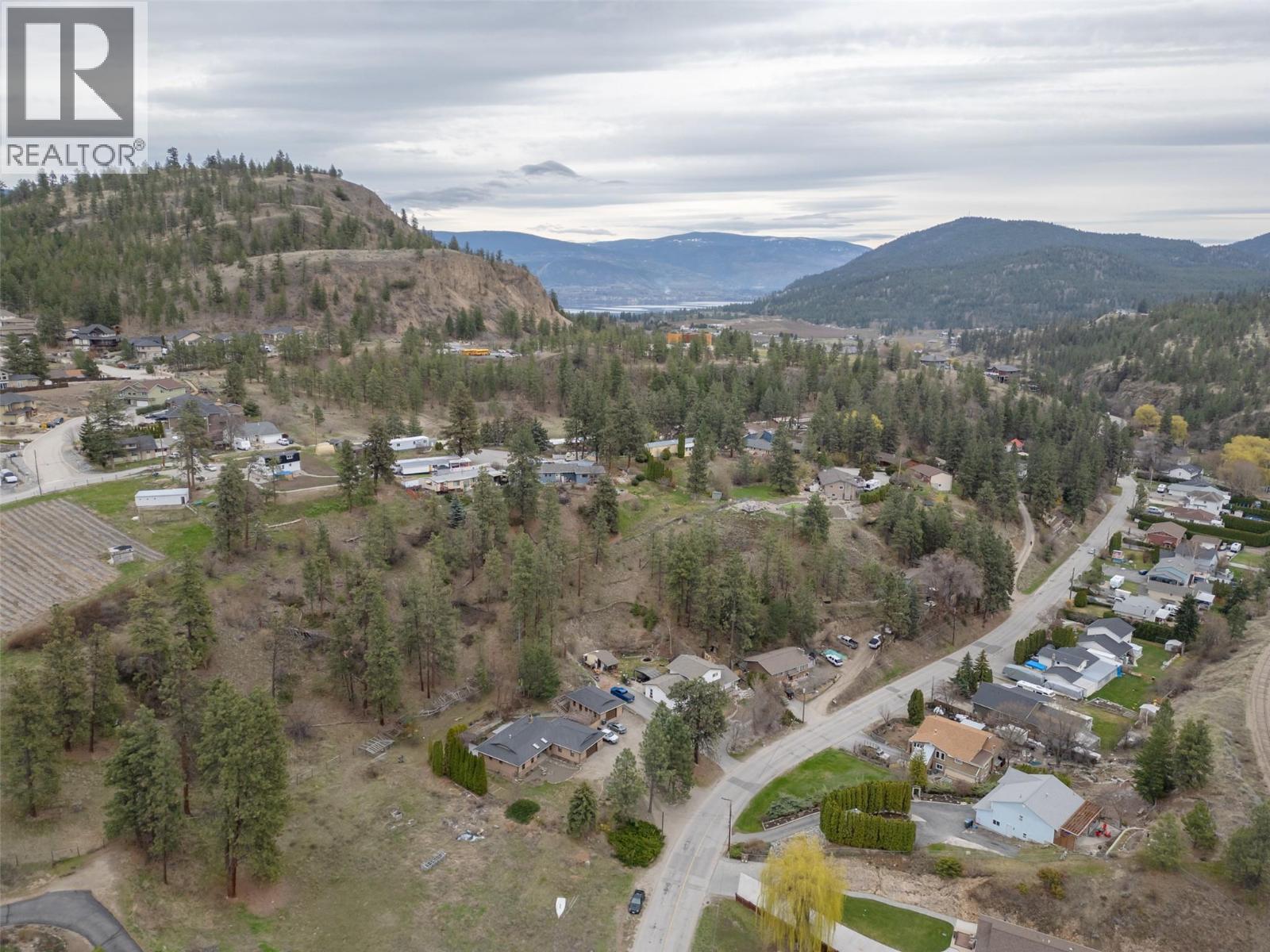 8015 Victoria Road S, Summerland