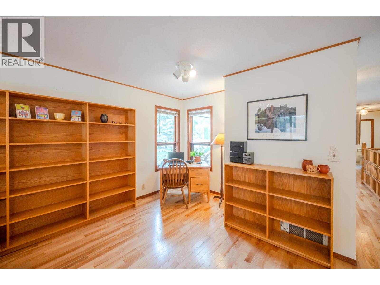 8015 Victoria Road S, Summerland