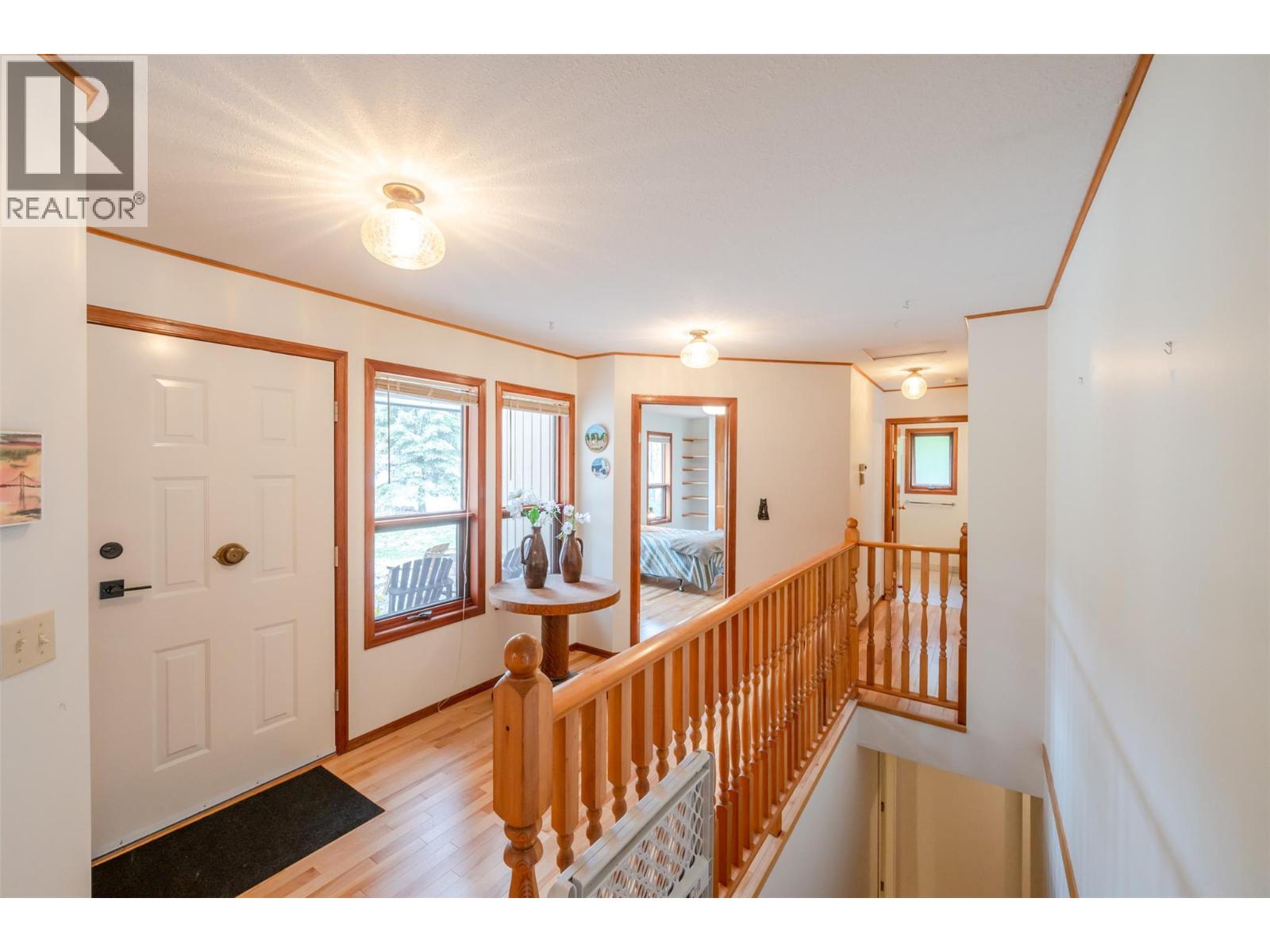 8015 Victoria Road S, Summerland