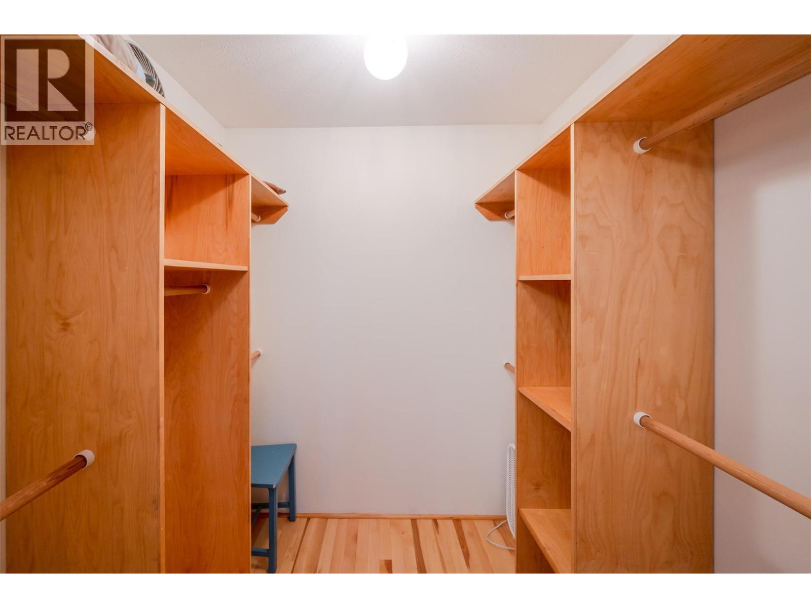 8015 Victoria Road S, Summerland