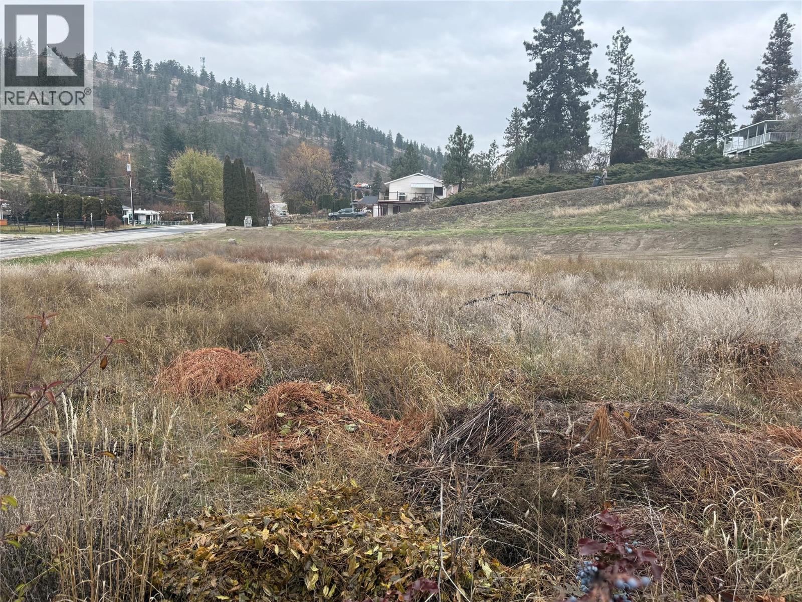 8015 Victoria Road S, Summerland