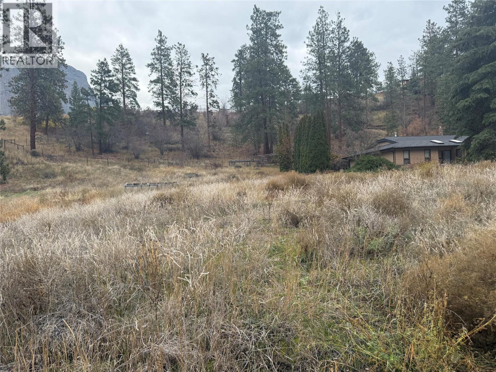 8015 Victoria Road S, Summerland