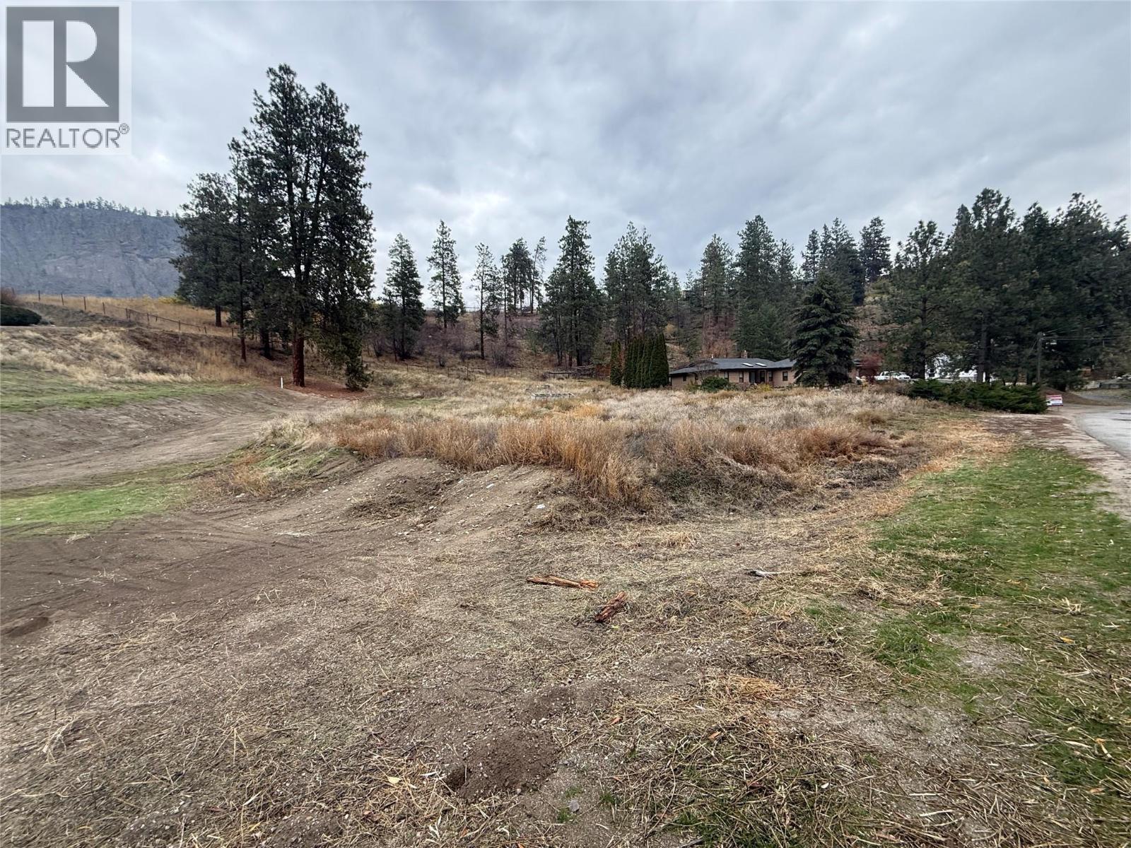 8015 Victoria Road S, Summerland