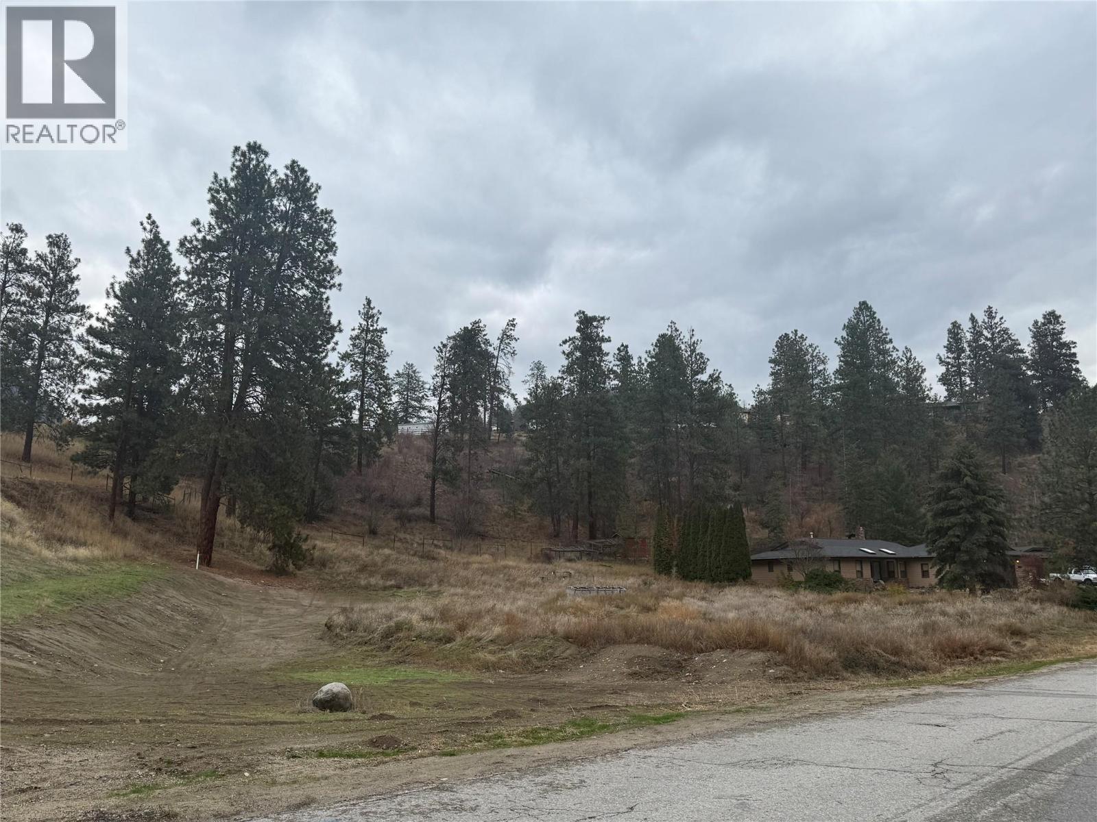 8015 Victoria Road S, Summerland