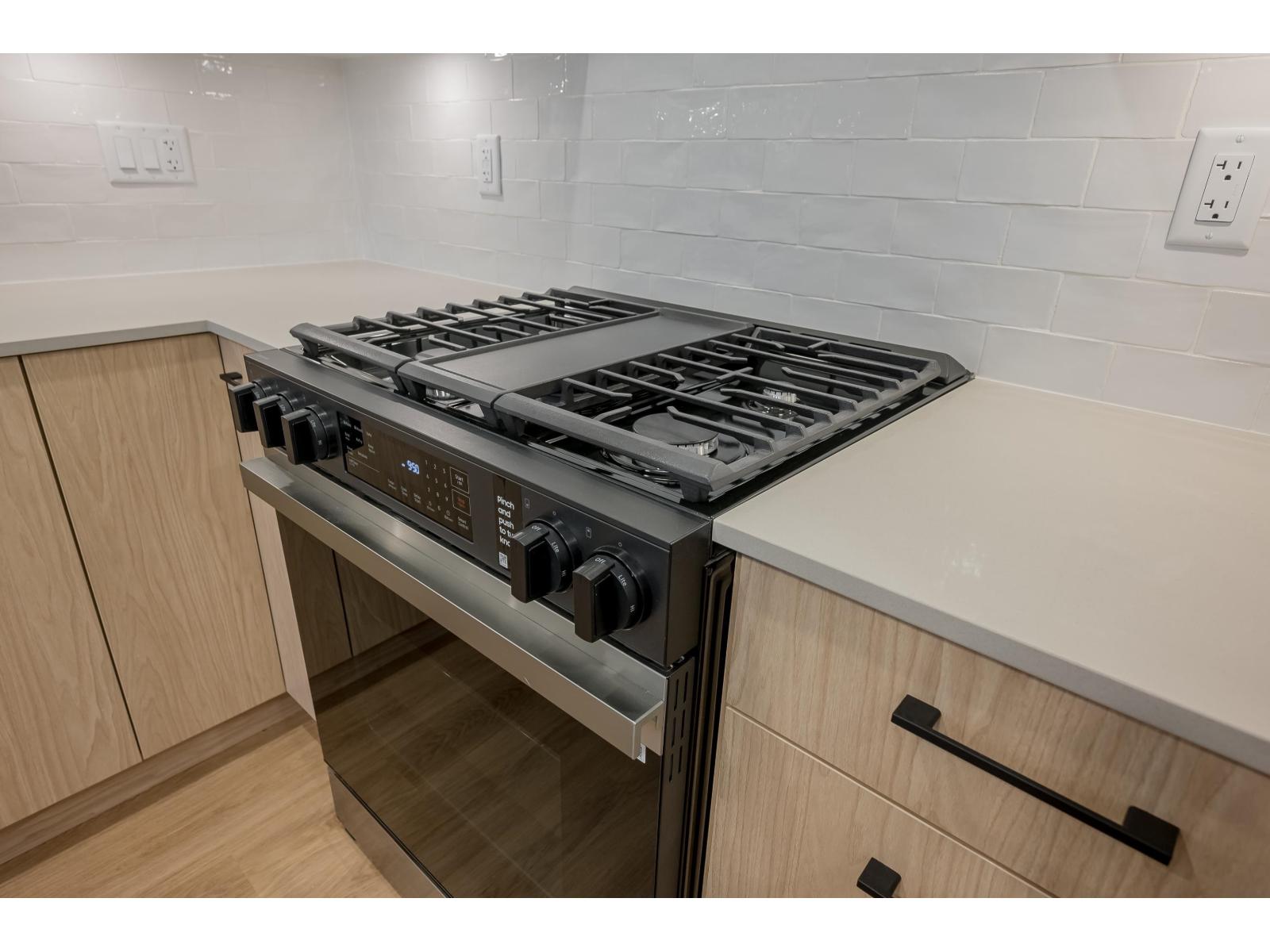 213 27215 ALDERGROVE TOWN CENTER DRIVE, Langley