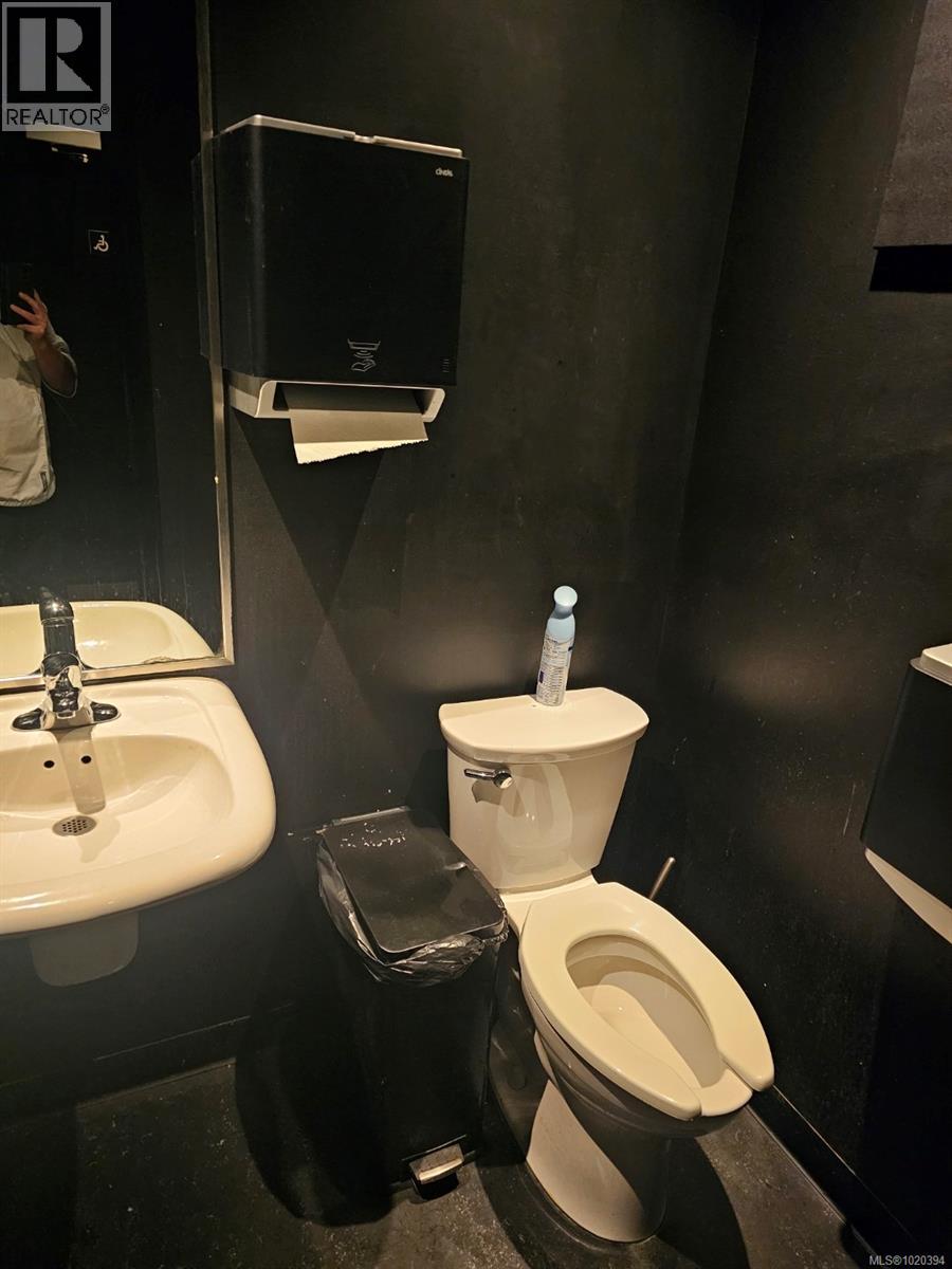 737 Pandora Ave, Victoria