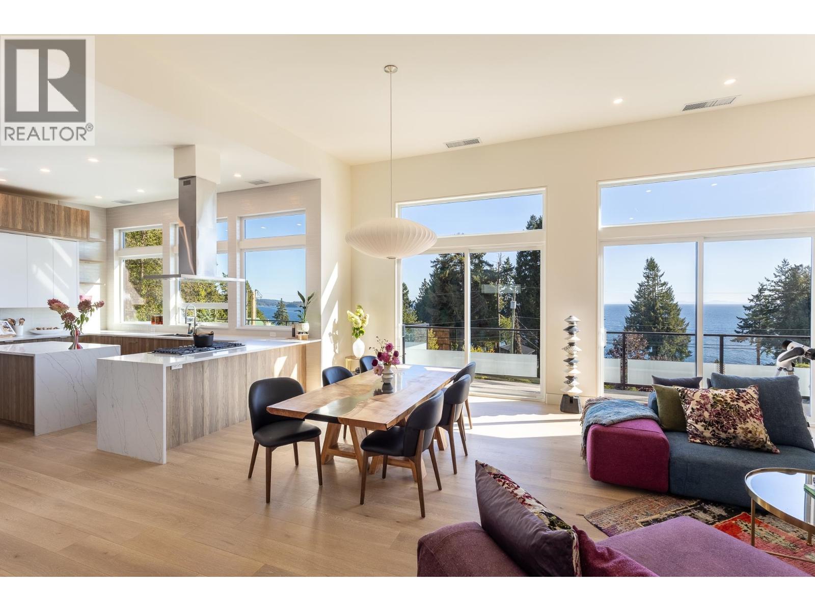 980 GOWER POINT ROAD - Photo 4 of 39, Gibsons, British Columbia