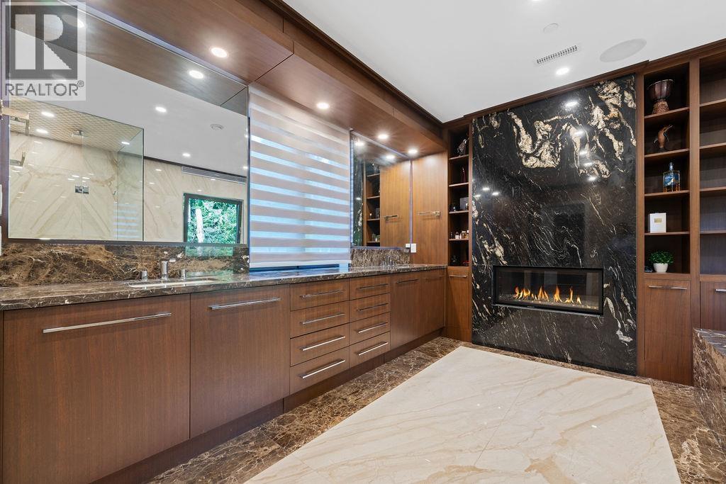 558 GLENROSS ROAD, West Vancouver