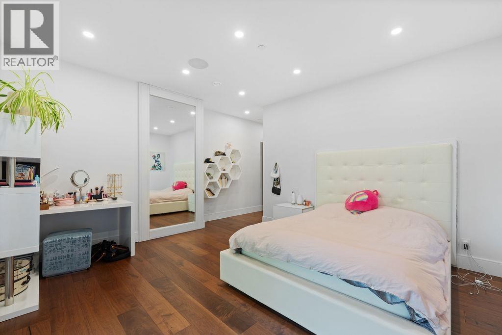 558 GLENROSS ROAD, West Vancouver