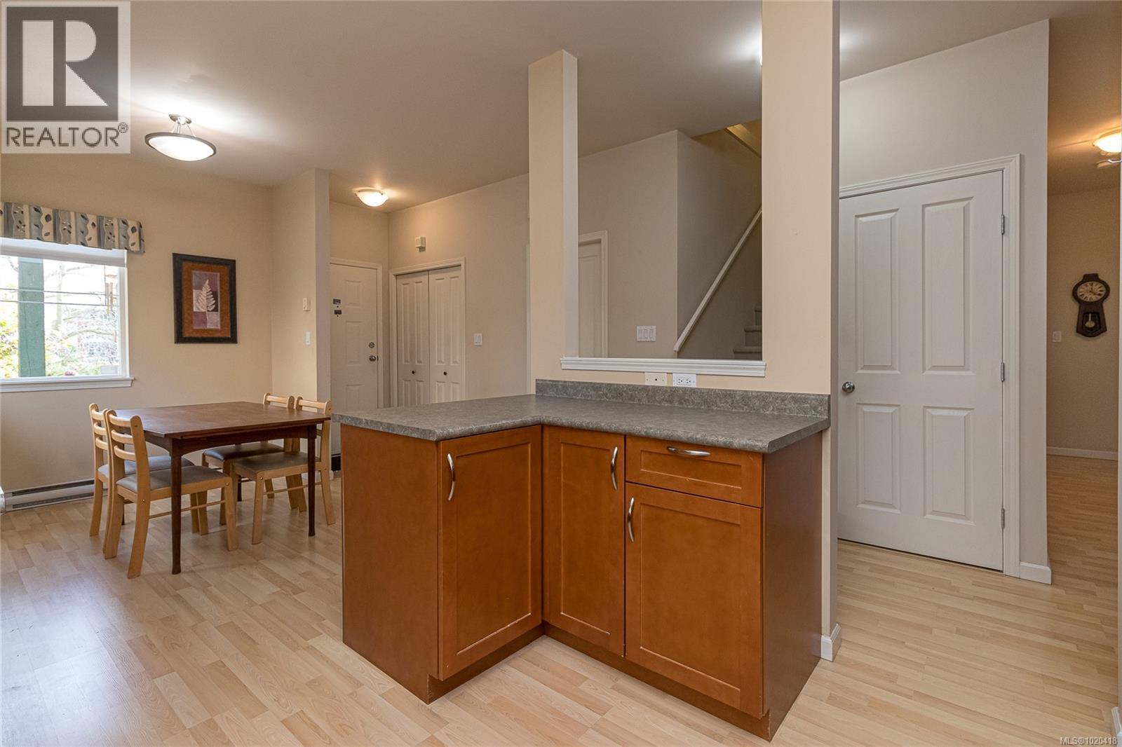 1954 Polo Park Crt, Central Saanich