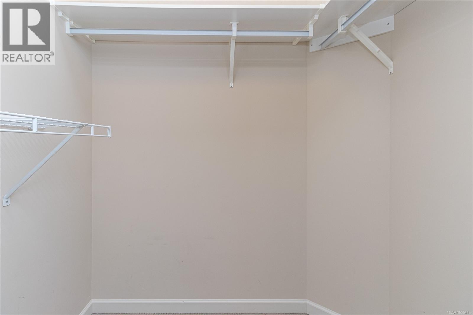 1954 Polo Park Crt, Central Saanich