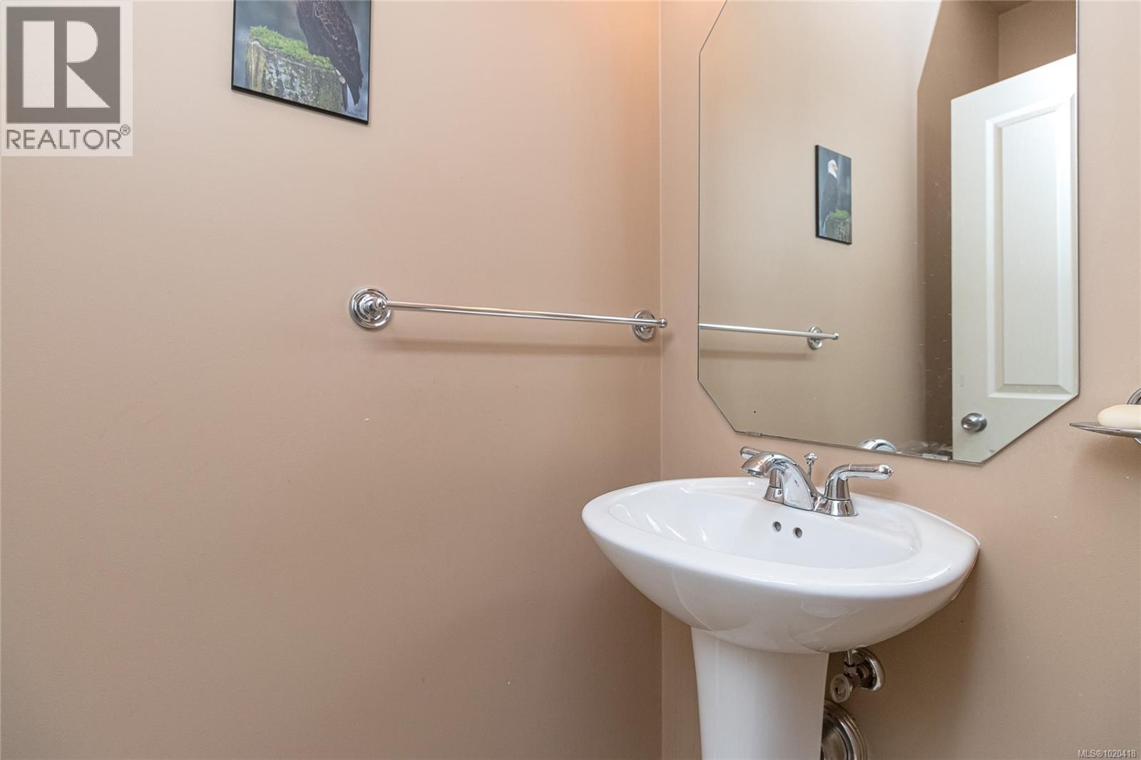 1954 Polo Park Crt, Central Saanich