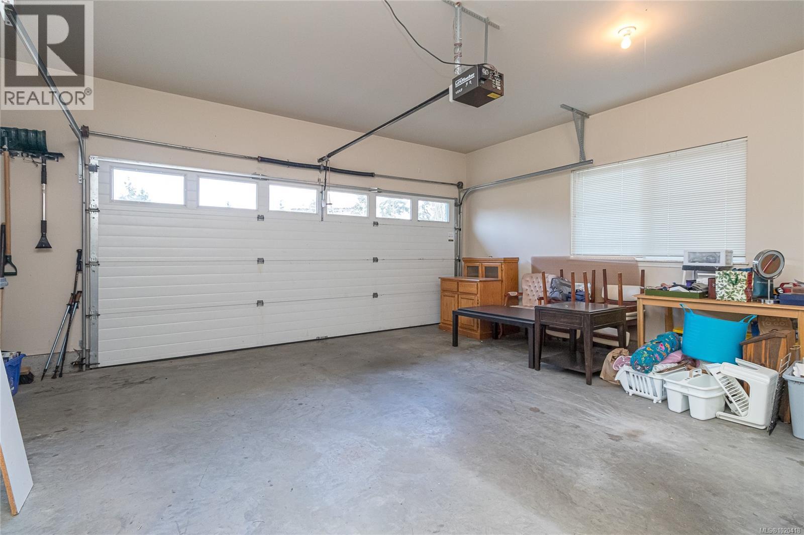 1954 Polo Park Crt, Central Saanich