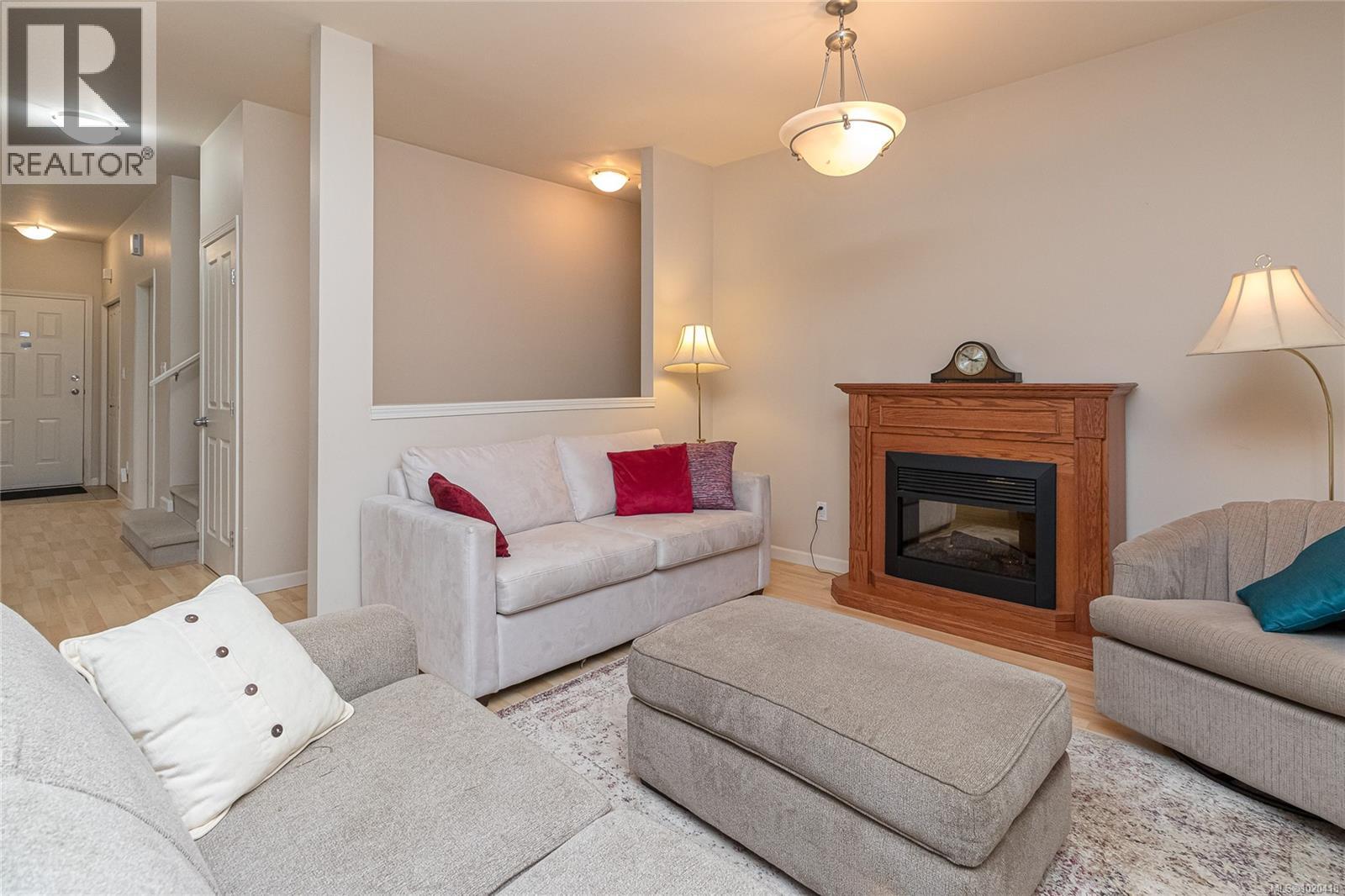 1954 Polo Park Crt, Central Saanich