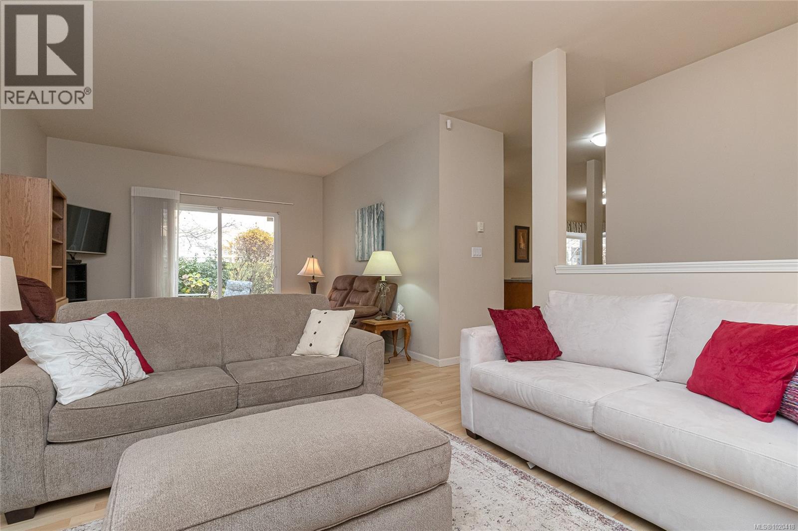 1954 Polo Park Crt, Central Saanich